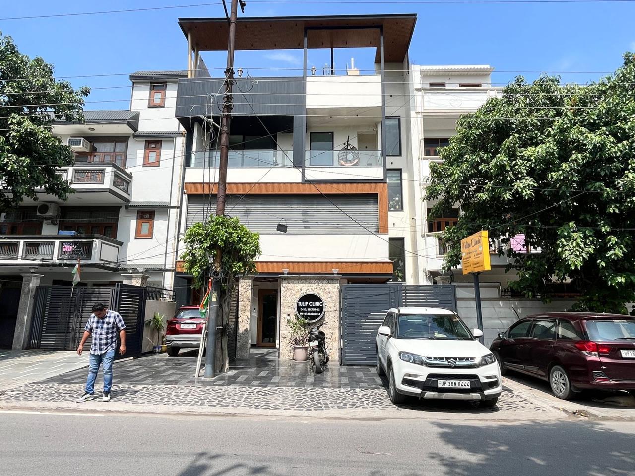 Tulip Clinic street-front exterior in Sector 52, Noida